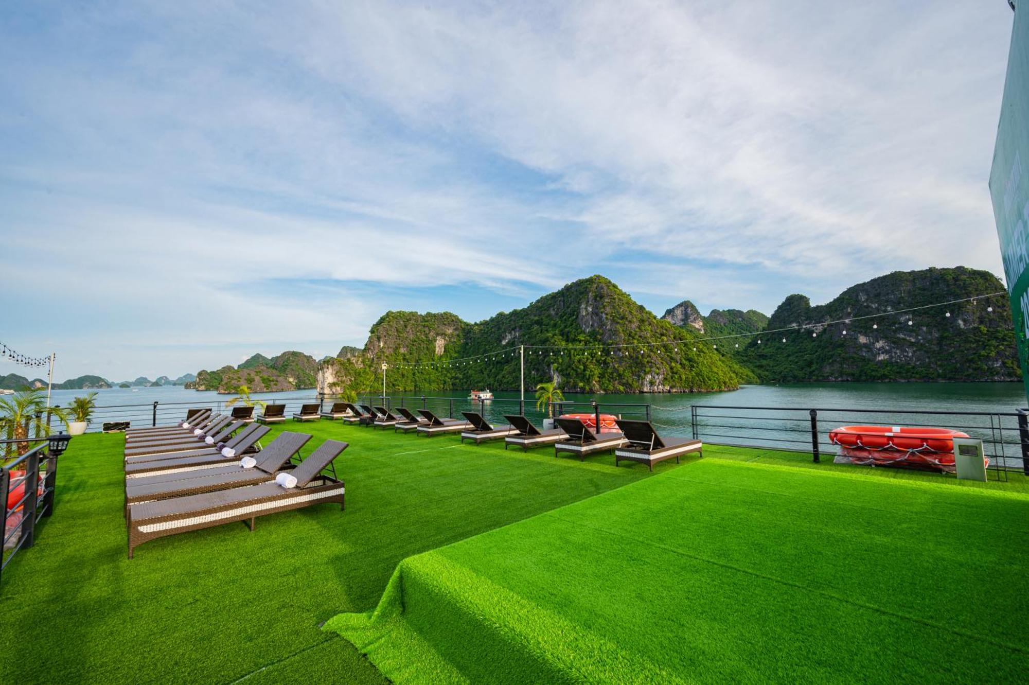 Velar Of The Sea Hotel Ha Long Buitenkant foto
