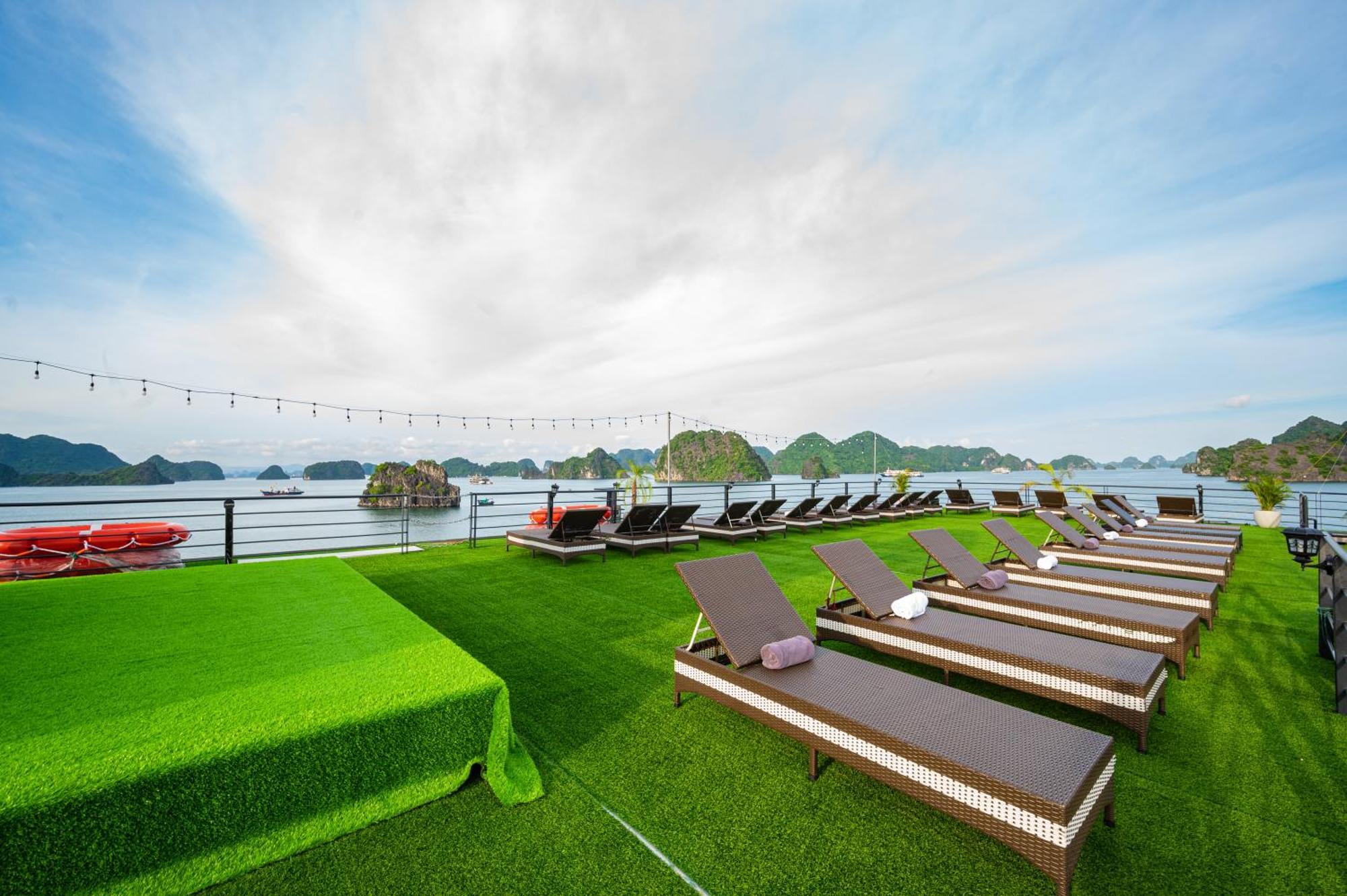Velar Of The Sea Hotel Ha Long Buitenkant foto