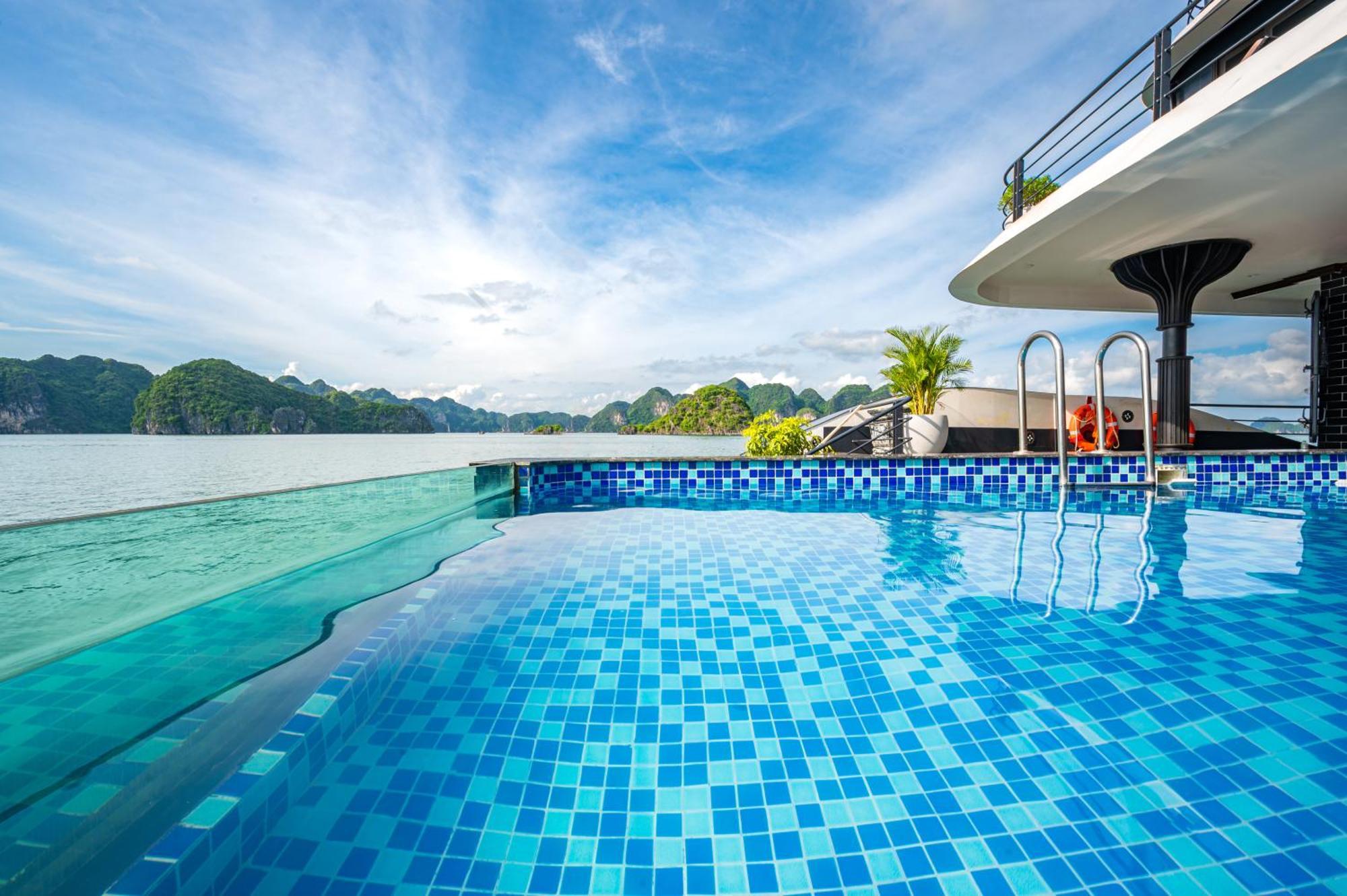 Velar Of The Sea Hotel Ha Long Buitenkant foto