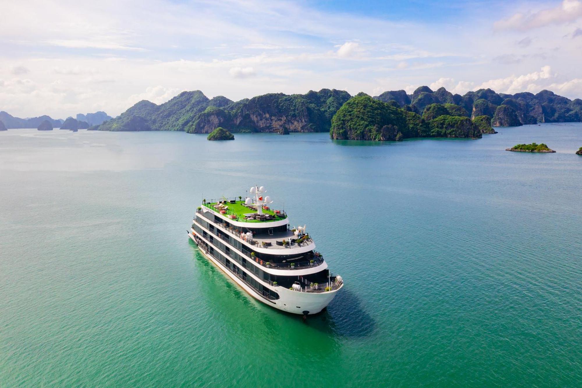 Velar Of The Sea Hotel Ha Long Buitenkant foto