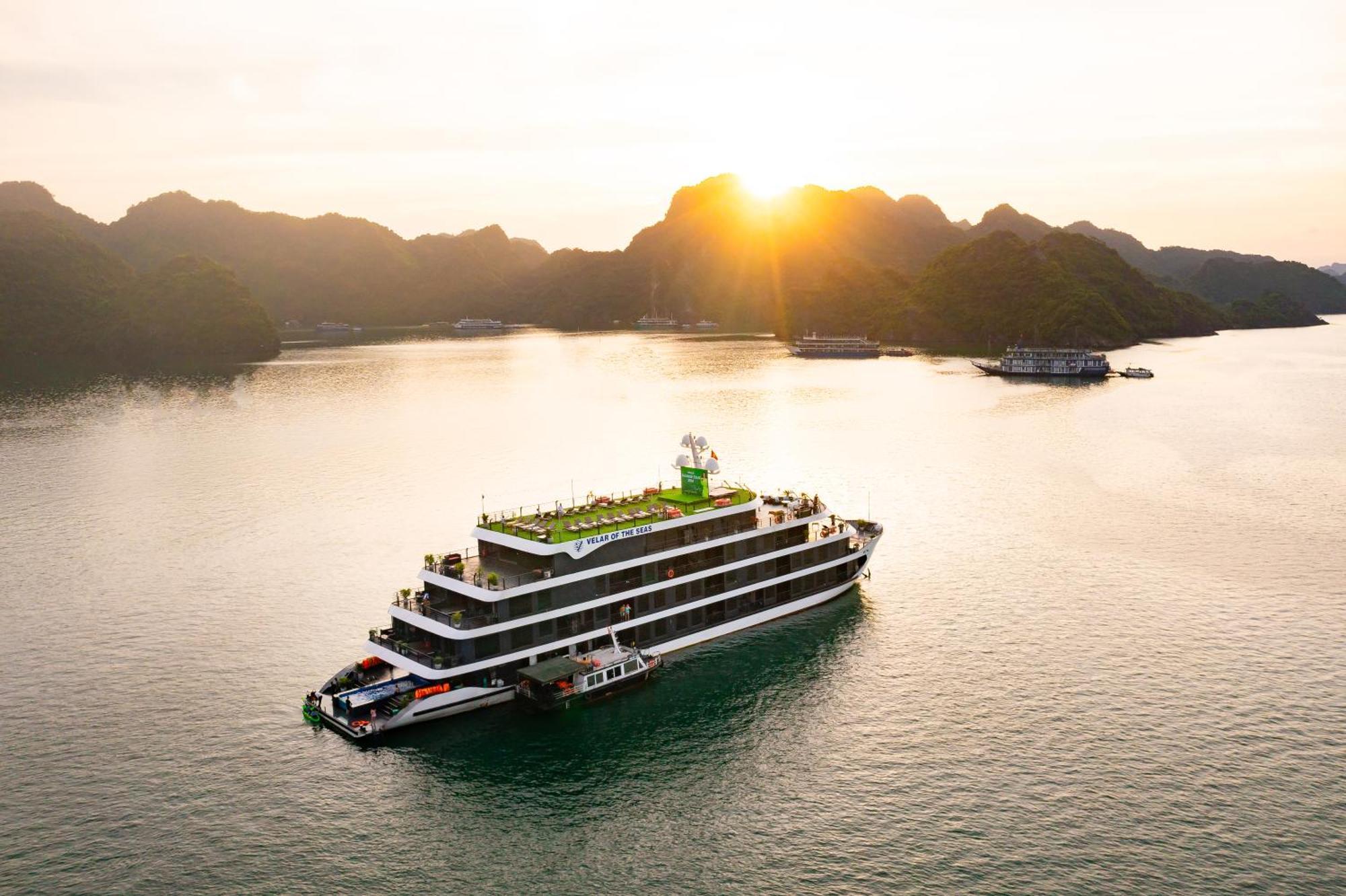 Velar Of The Sea Hotel Ha Long Buitenkant foto