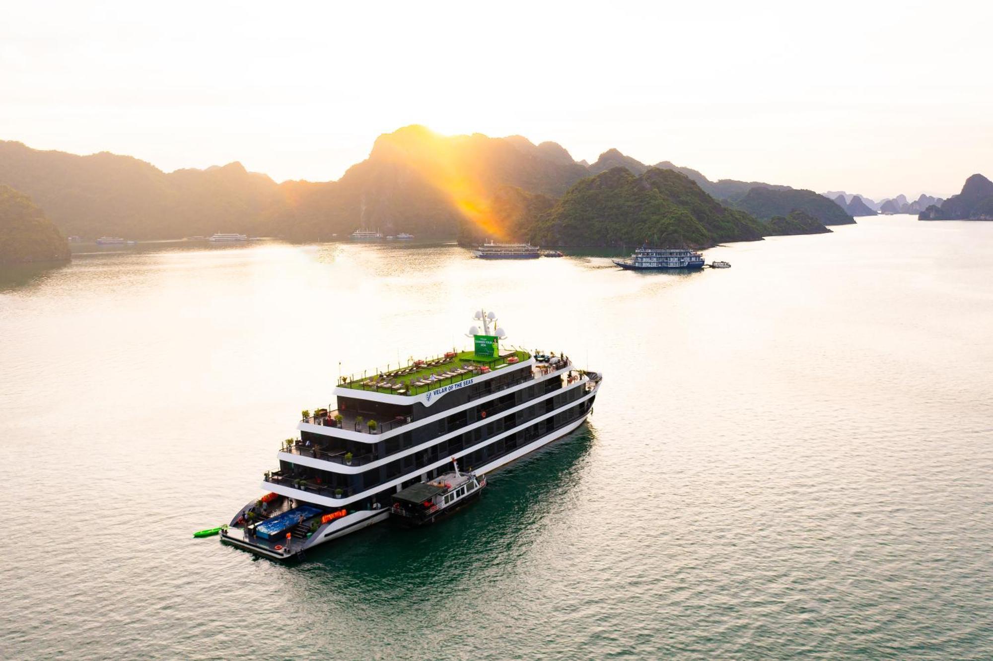 Velar Of The Sea Hotel Ha Long Buitenkant foto