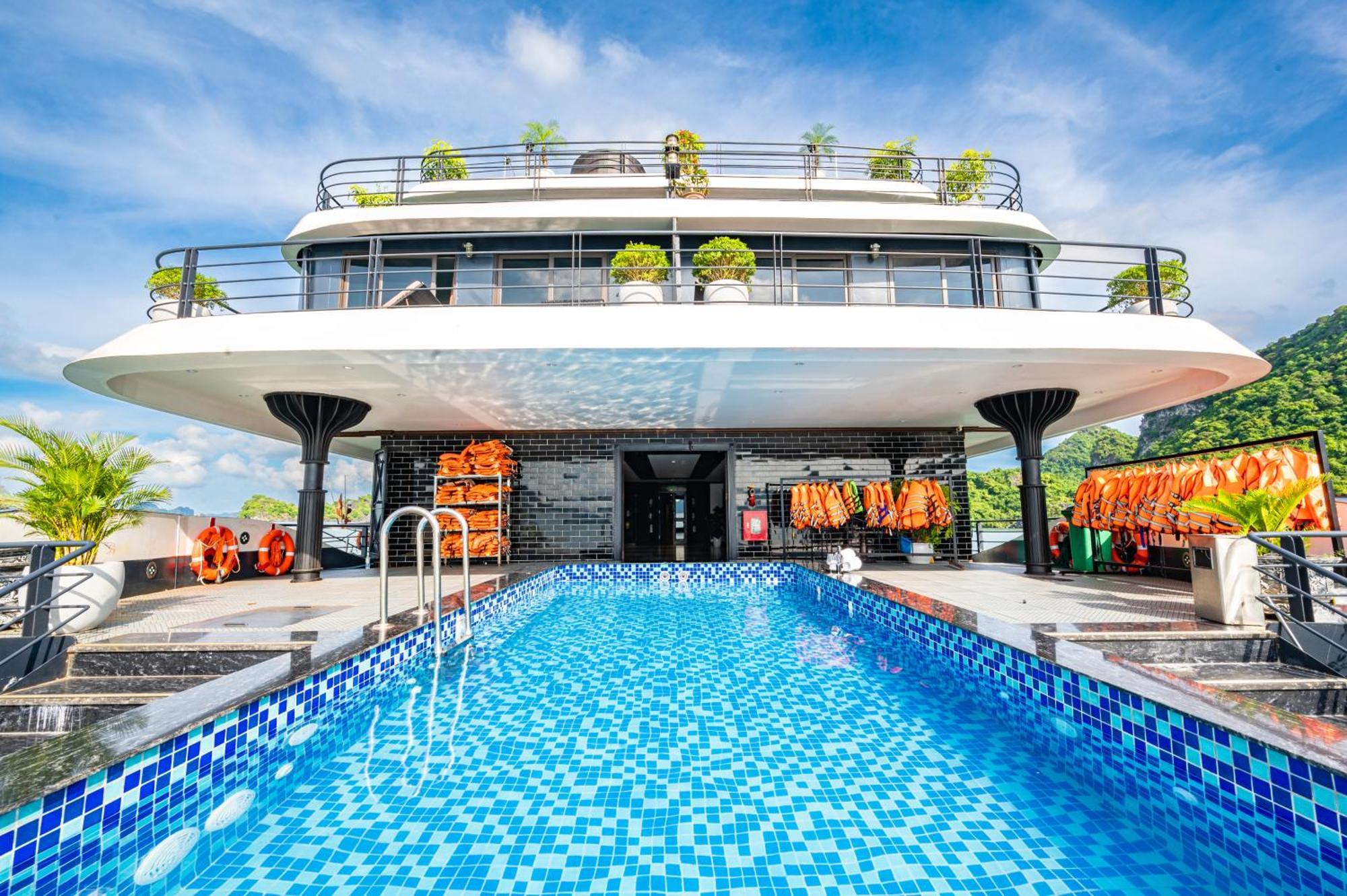 Velar Of The Sea Hotel Ha Long Buitenkant foto